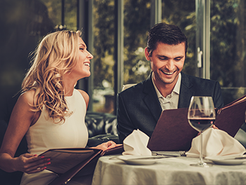 Couple dans un café